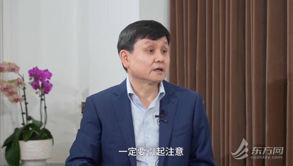 张文宏谈“长寿真相”，100岁能走路、吃饭、自理才是真健康