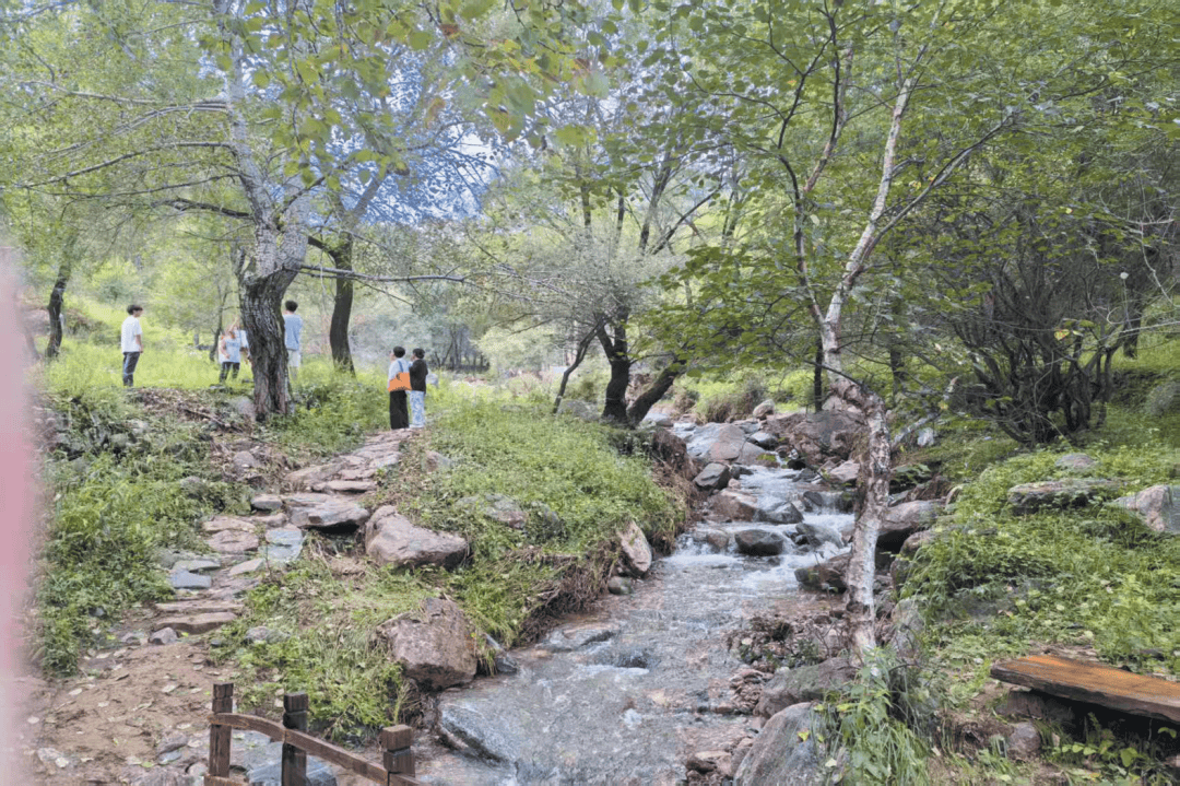 居然可以这样（忻州道东沟村在哪）忻州道东沟需要徒步吗，忻府区道东沟风景区成热门旅游打卡地，热门旅游，