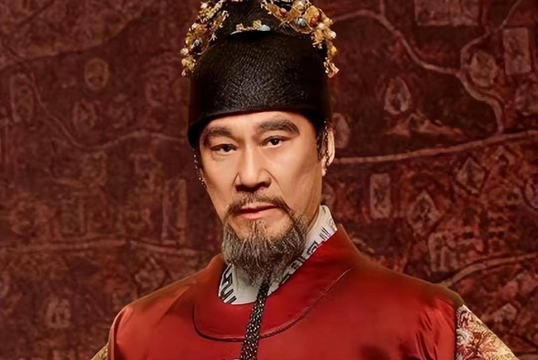 
        谭渊：朱棣麾下悍将，拉两石弓射无不中，杀俘三千惹怒朱棣！