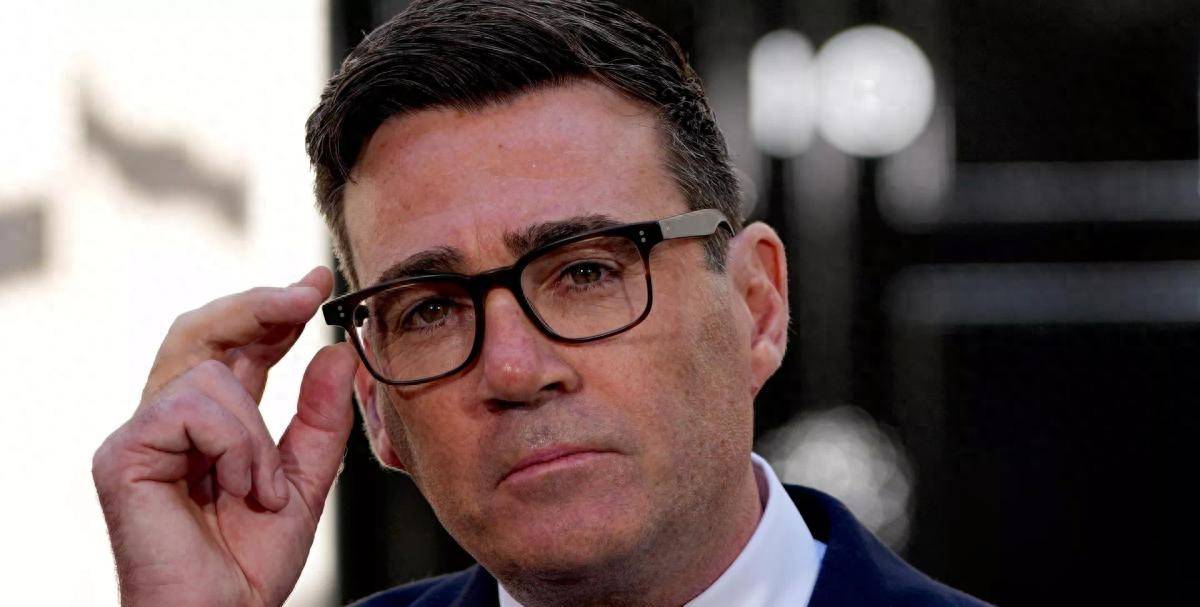 
        我无权执行！英首相移交导弹技术，战争网络已包围俄罗斯！