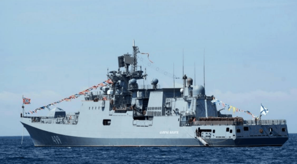 
        俄军没想到，“海王星”再次得手，乌克兰穷追猛打，黑海舰队退无可退