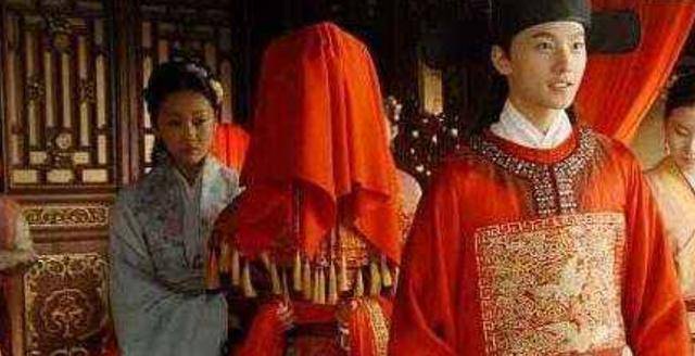 
        汉朝和亲续命，唐朝和亲显摆，清朝和亲却另有高明