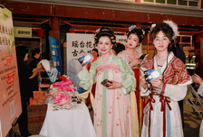 中秋前夜，在广和楼共赴“长安一片月”——《长安三万里》中秋特别放映点亮前门夜色