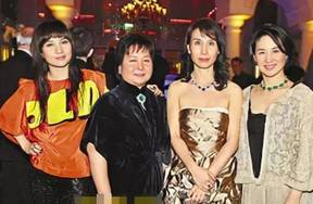何超仪公开何超蕸死因：她全身都是癌