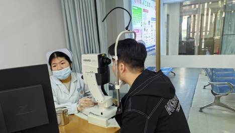 让孟子义这个新疆当地人讲两句