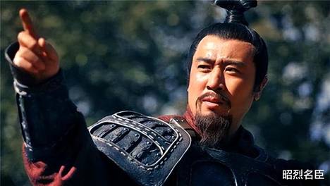 晚晚发视频回应不让助播女生化妆