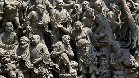 石壁上的佛法众生相：石雕五百罗汉浮雕赏析