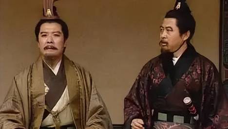 刘璋咋想的，不听劝非要请刘备入川，最后自取灭亡