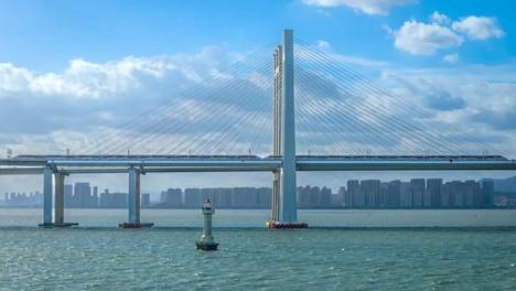 时速350公里！通过海面只需不到2分钟！泉州湾跨海大桥上，高铁列车全速过海！