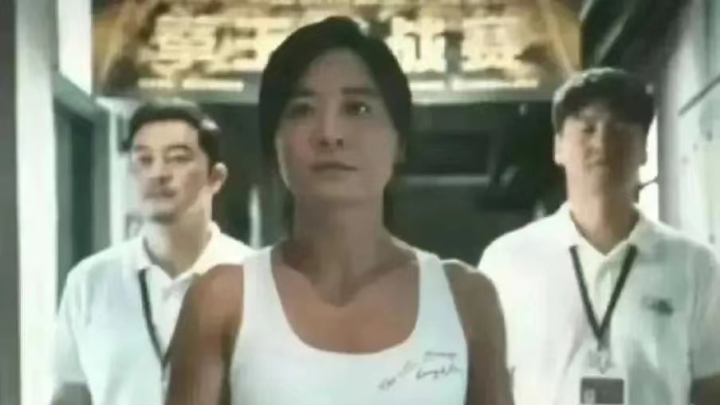 《热辣滚烫》破2亿票房,你觉得这个数字是实至名归吗?