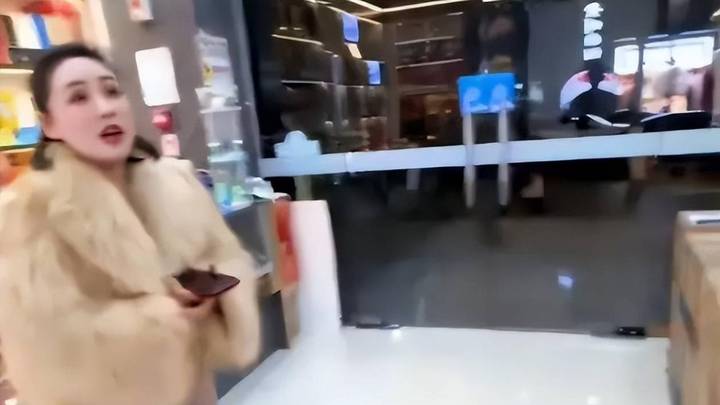 买茅台想验真伪,竟遭店家威胁,你支持对他们采取刑事强制措施吗?