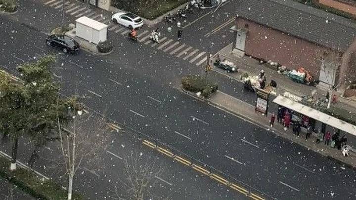 2025年河南首场雪来了,多条高速因雨雪禁止上站,你感受到了吗?