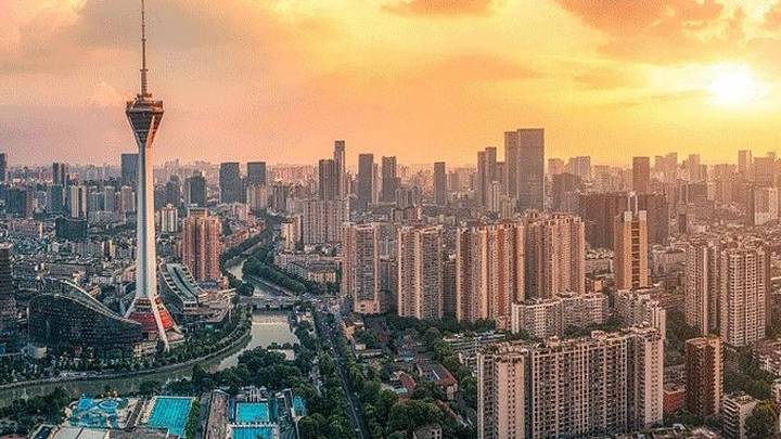 2025新一线城市官宣,成都连续11年稳居第一,你看好吗?