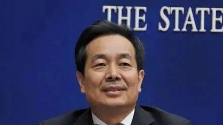 陈小江,是新疆生产建设兵团党委第一书记吗?