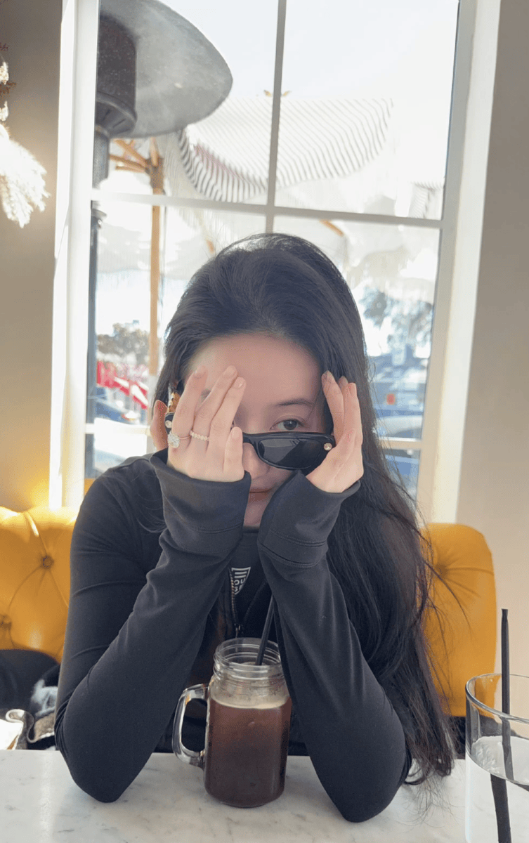 刘亦菲休闲穿搭状态松弛 漫步街头自由随性