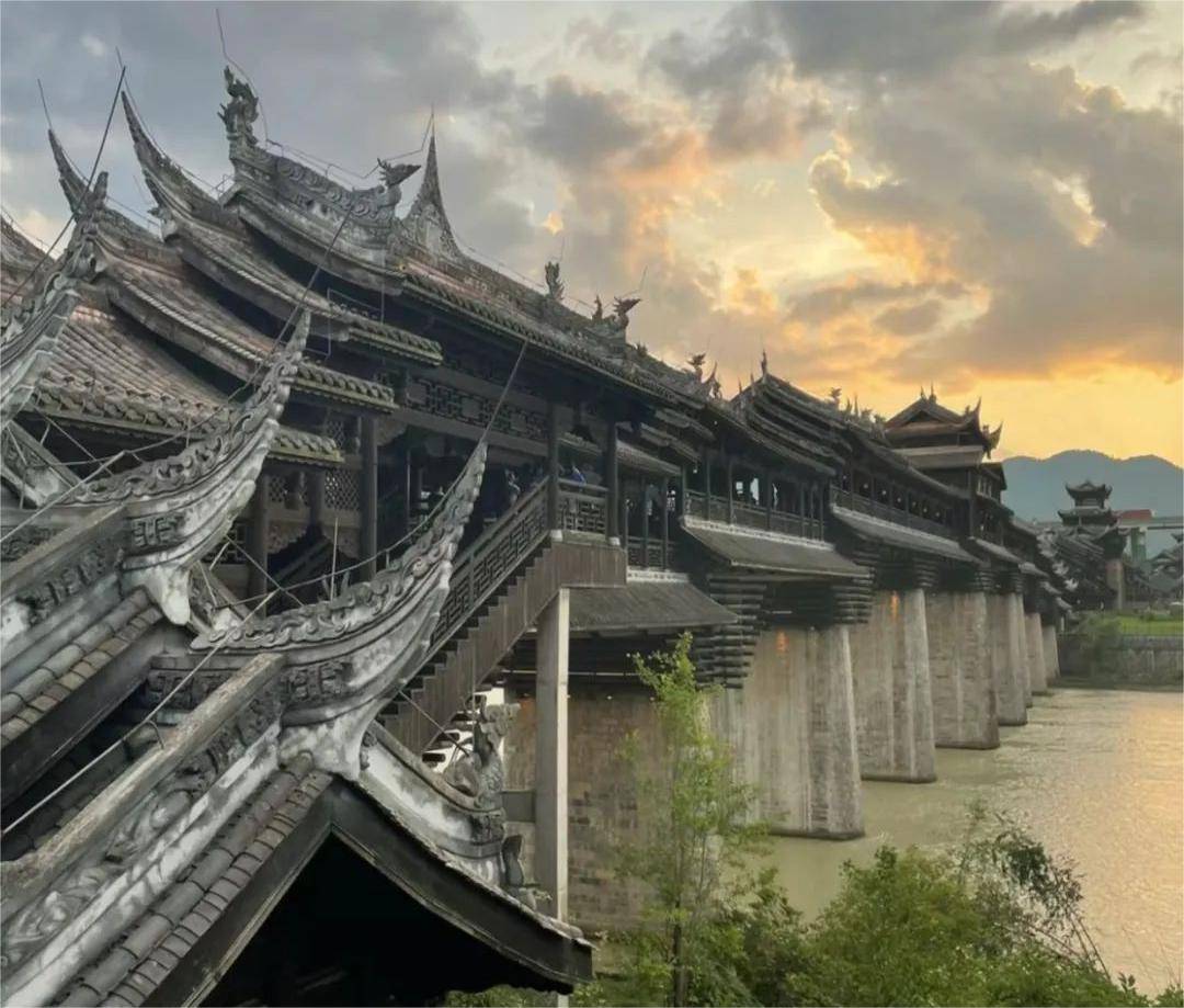濯水古镇：重庆的世界第一风雨廊桥