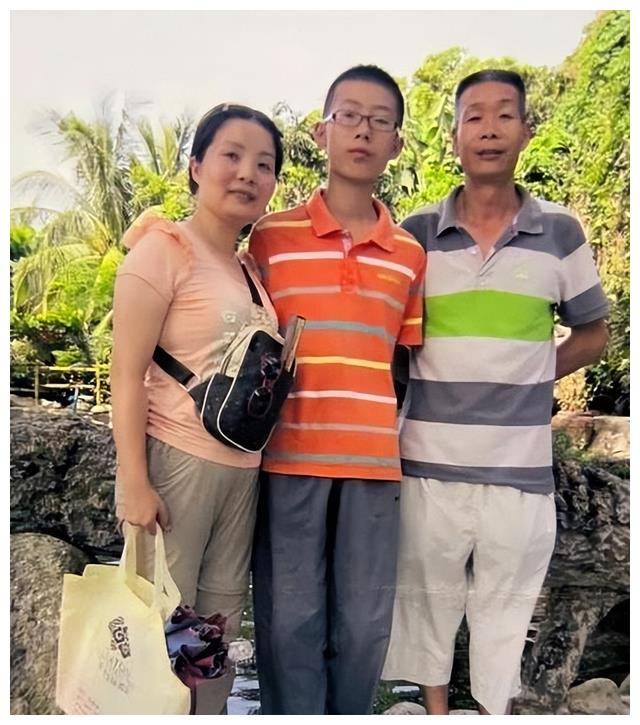 原创 2014年14岁男孩被打成植物人,事后打人者拒绝赔偿,校方称无责任-男子被打成植物人视频