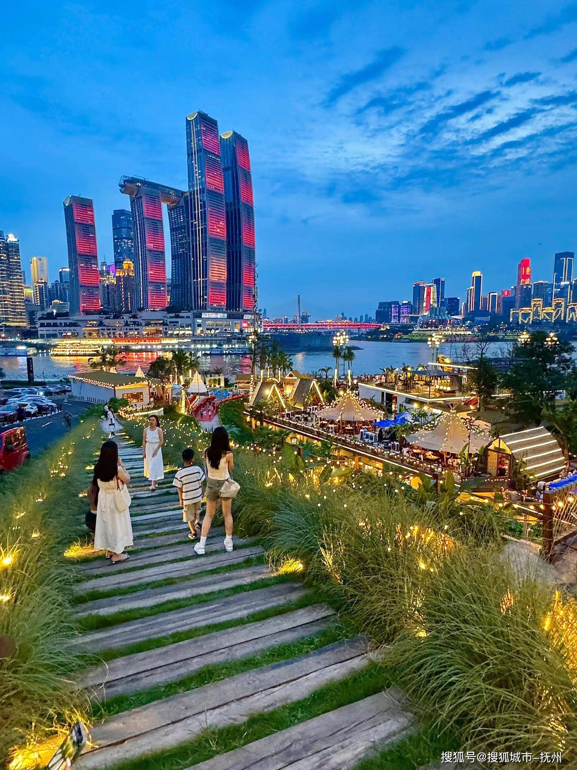 重庆旅游跟团价格，重庆深度四日游价格，跟团价格全知道