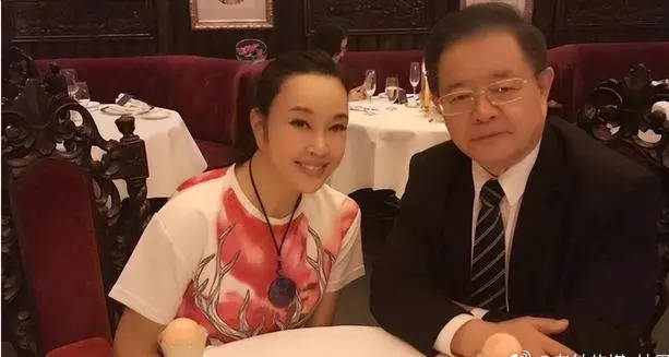 刘晓庆与王晓玉没离婚！知情人爆料：两人过着正常的婚姻生活