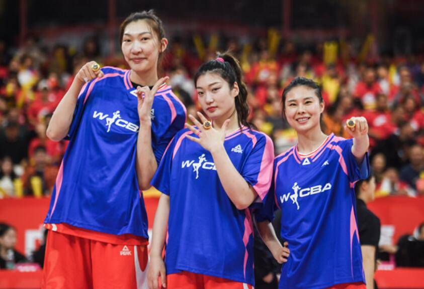 WCBA揭幕战：李梦8+5韩旭18分 四川女篮开门红