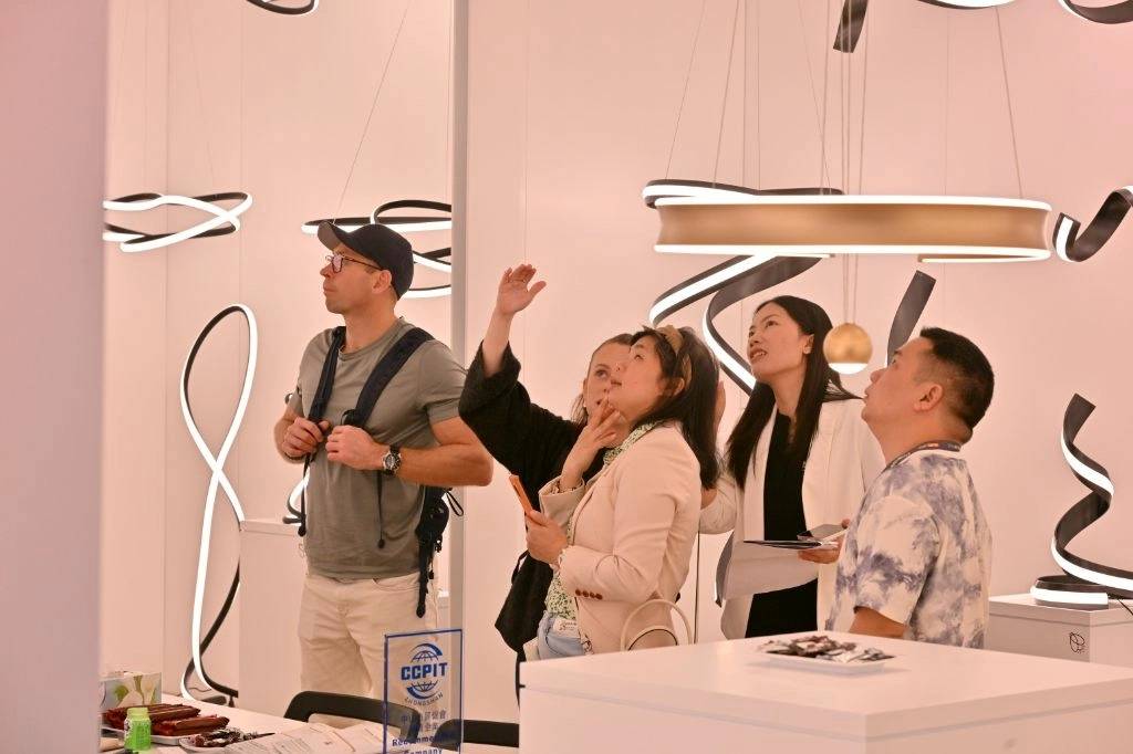 2025年（秋季）香港照明灯饰展时间+地点+门票新利体育官网(图2)