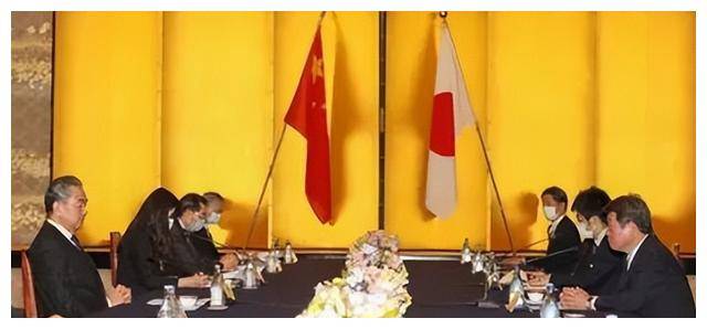 1xBET跪在中国的四个日本雕像日方花重金希望拆除中国：三个条件(图5)