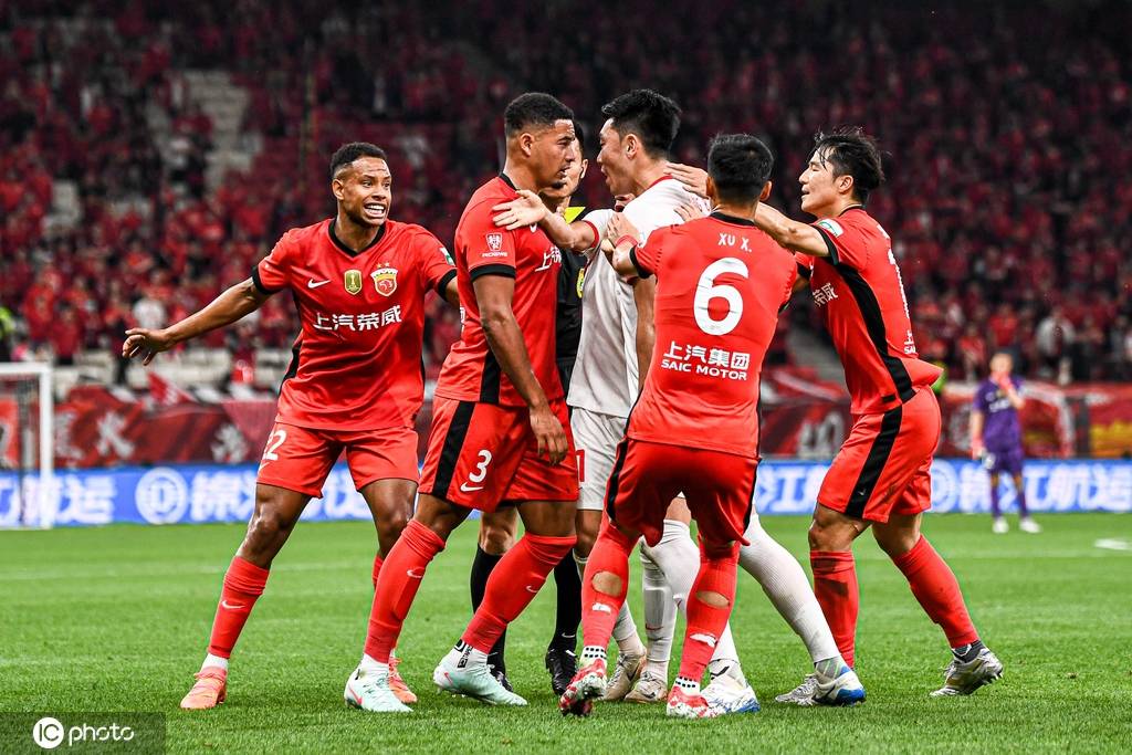 中超-蒋光太送点武磊中楣 海港3-1逆转海牛