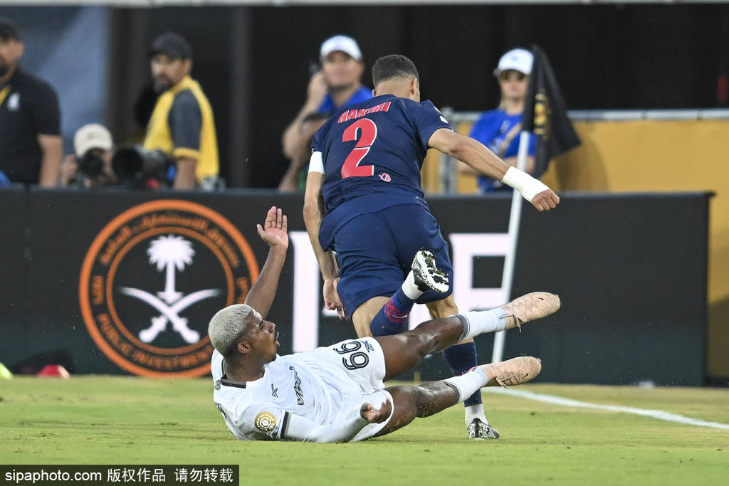 世俱杯-KK幸运球阿什拉夫破门 巴黎2-0以小组头名出线