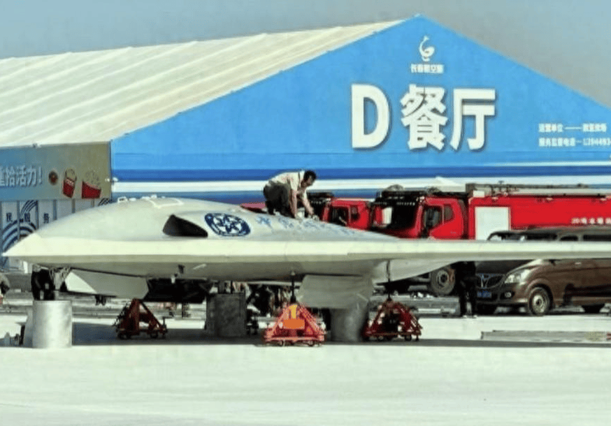 又一款“粽子机”被曝光，轰20轰炸机真要来了？央视：请拭目以待