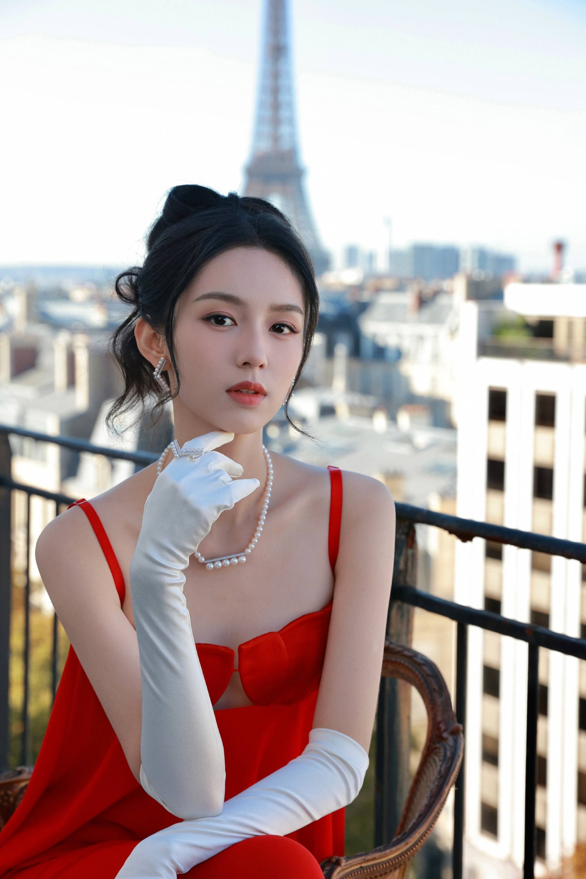 李湘晒女儿王诗龄照片惹争议！Live图中传出声音“我不喜欢周也”