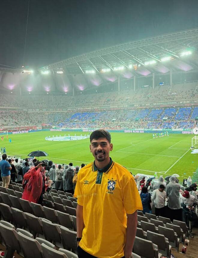 泰山两外援现场观战韩国0-5巴西 克雷桑身披9号球衣(图)