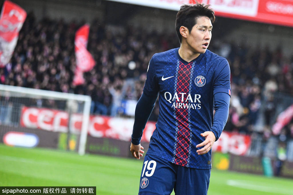 法甲-阿什拉夫梅开二度李刚仁送点 巴黎3-0布雷斯特