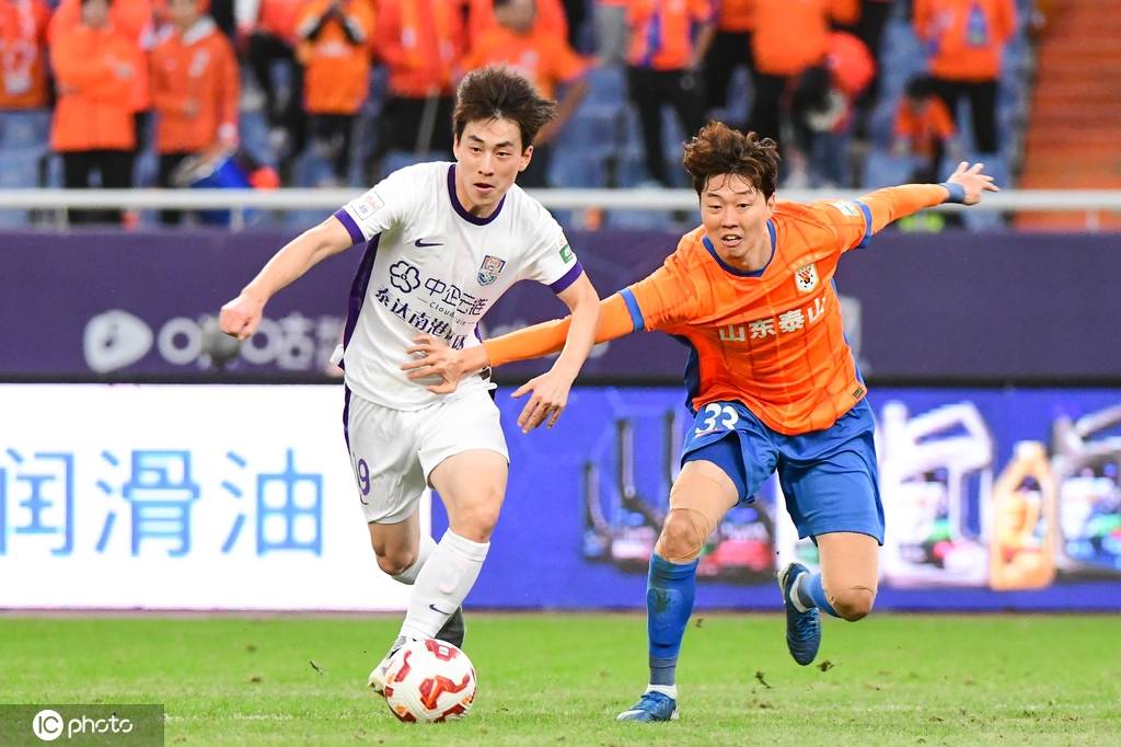 中超-卡扎伊什维利建功泽卡头球破门 泰山2-1胜10人津门虎