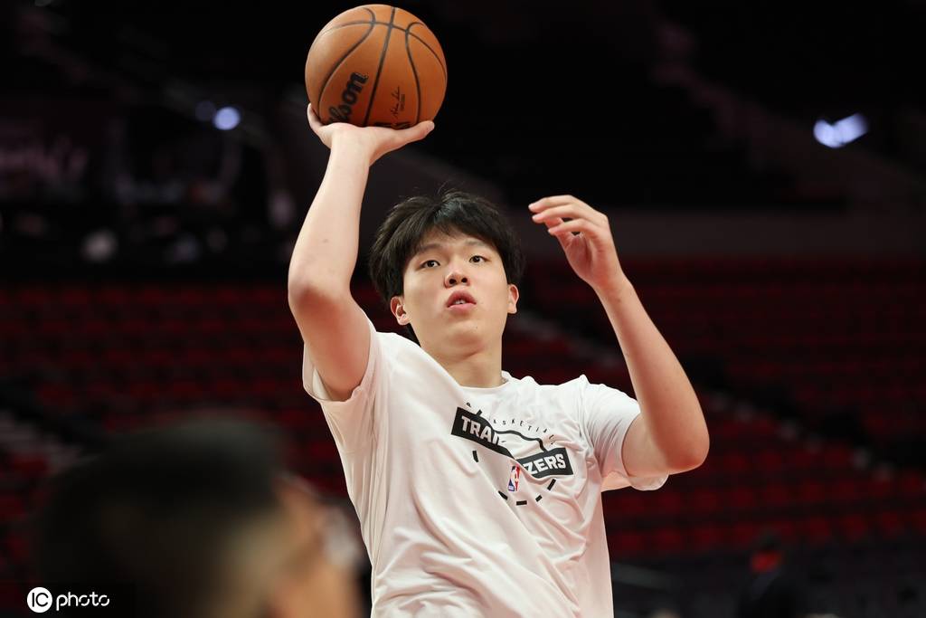 斯普利特：杨瀚森很努力 他额外加练力量和心肺