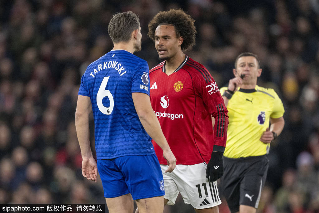 英超-盖耶掌掴队友直红霍尔破门 曼联0-1十人埃弗顿三轮不胜