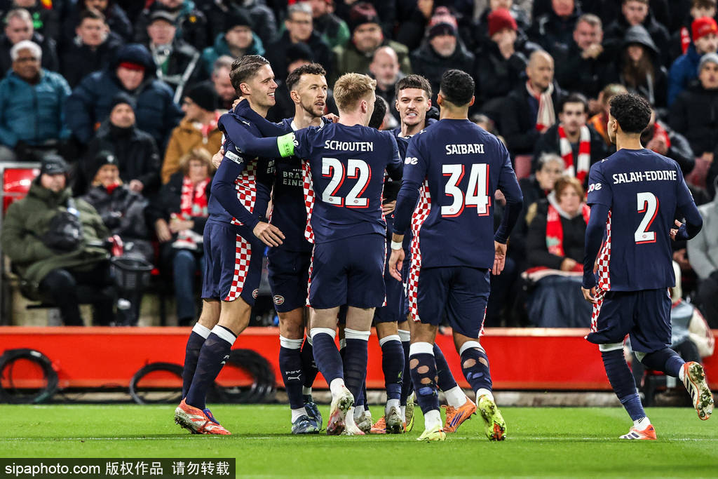 欧冠-范迪克送点索博破门 利物浦1-4埃因霍温遭正赛3连败