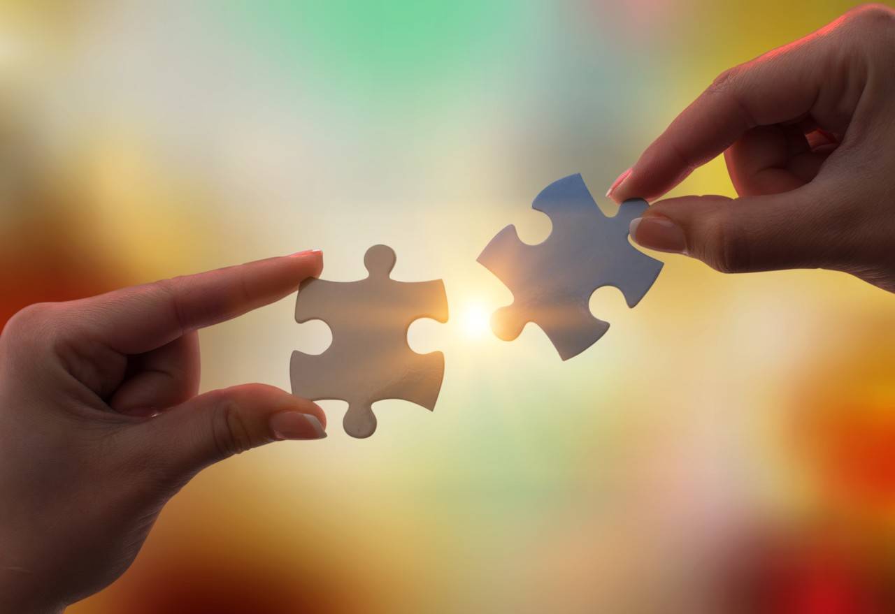 粉笔牵手华图，考公赛道“合纵连横”