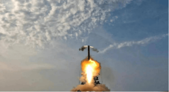 巴基斯坦海军导弹试射,海红旗7老当益壮,一发凌空打爆目标