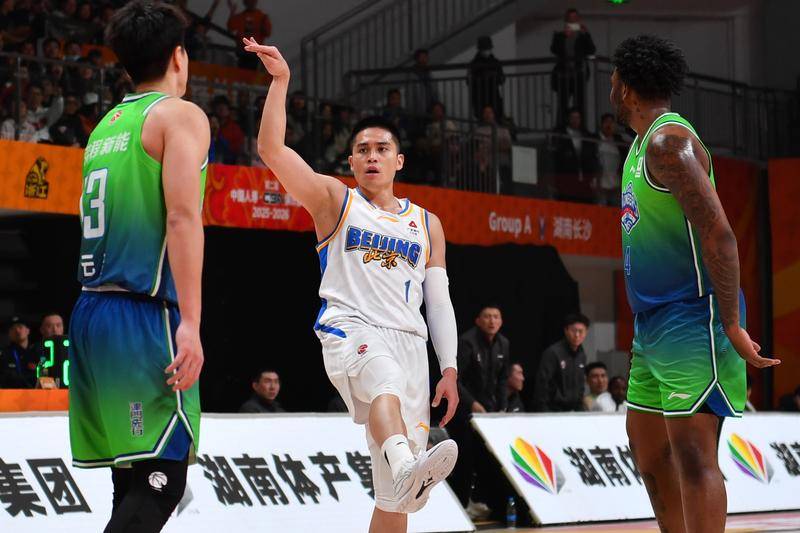 CBA公布首周最有价值球员：陈盈骏与韦瑟斯庞当选