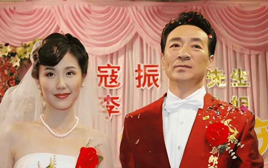 “你为什么这么老才生我？”71岁老戏骨发文称被18岁儿子嫌弃，看得人心酸：他用半生演活了别人，却演砸了自己的父亲角色