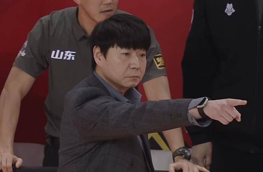 欧洲篮球联赛中文网__赛程比分+球队资讯+盘口分析山东残阵77-68赢球！第4外援25日到队率队夺冠是得分王+盖帽王