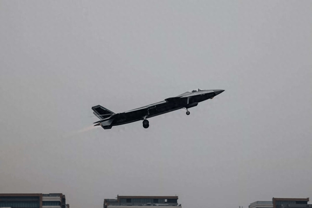 涡扇-15修成正果，歼20A开始大批量生产，成为最先进五代机