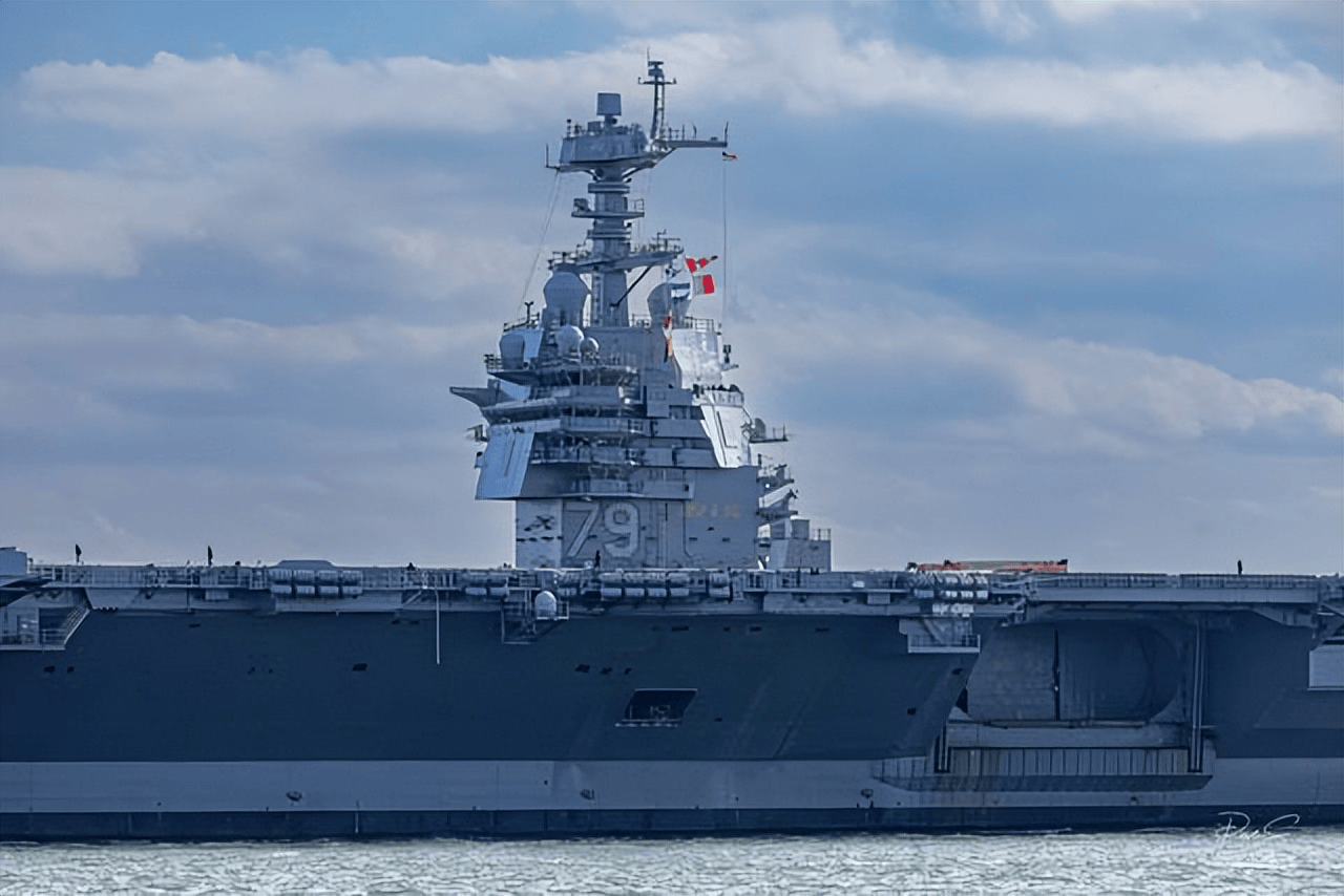 造了15年才海试！全球第3艘电磁航母登场，中美航母差距一目了然