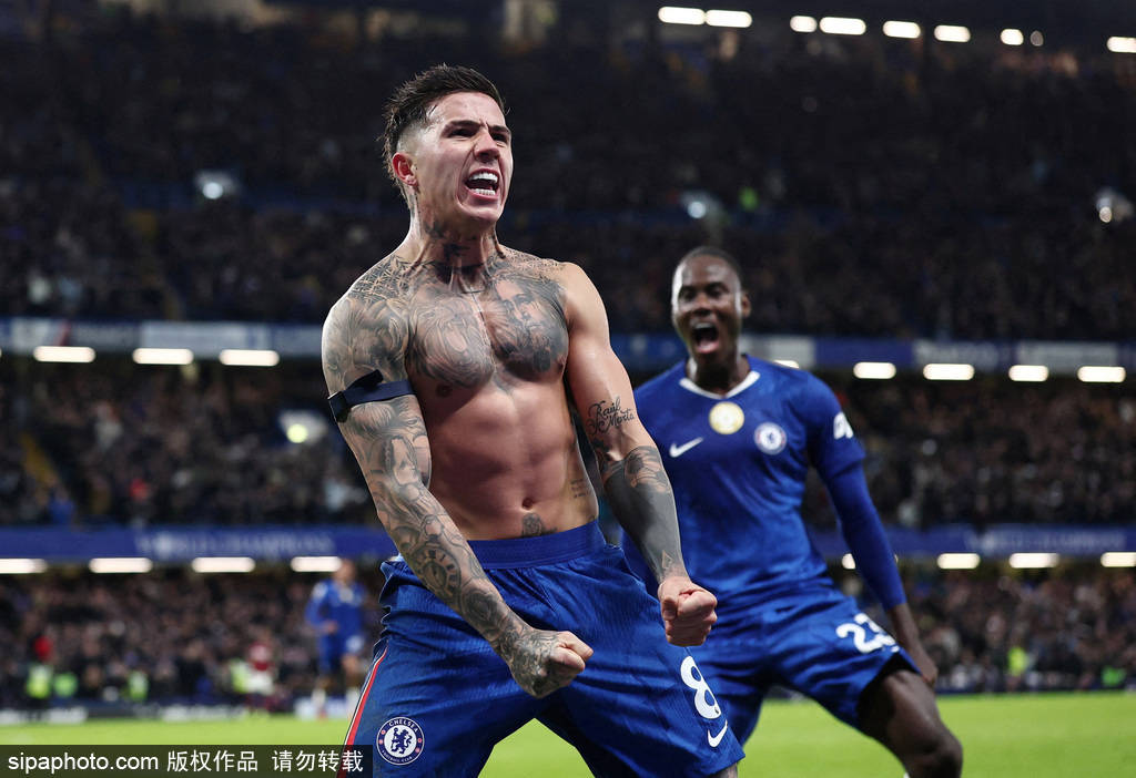 观战台:曼联死磕热刺+曼城火拼利物浦 皇马巴萨战弱旅