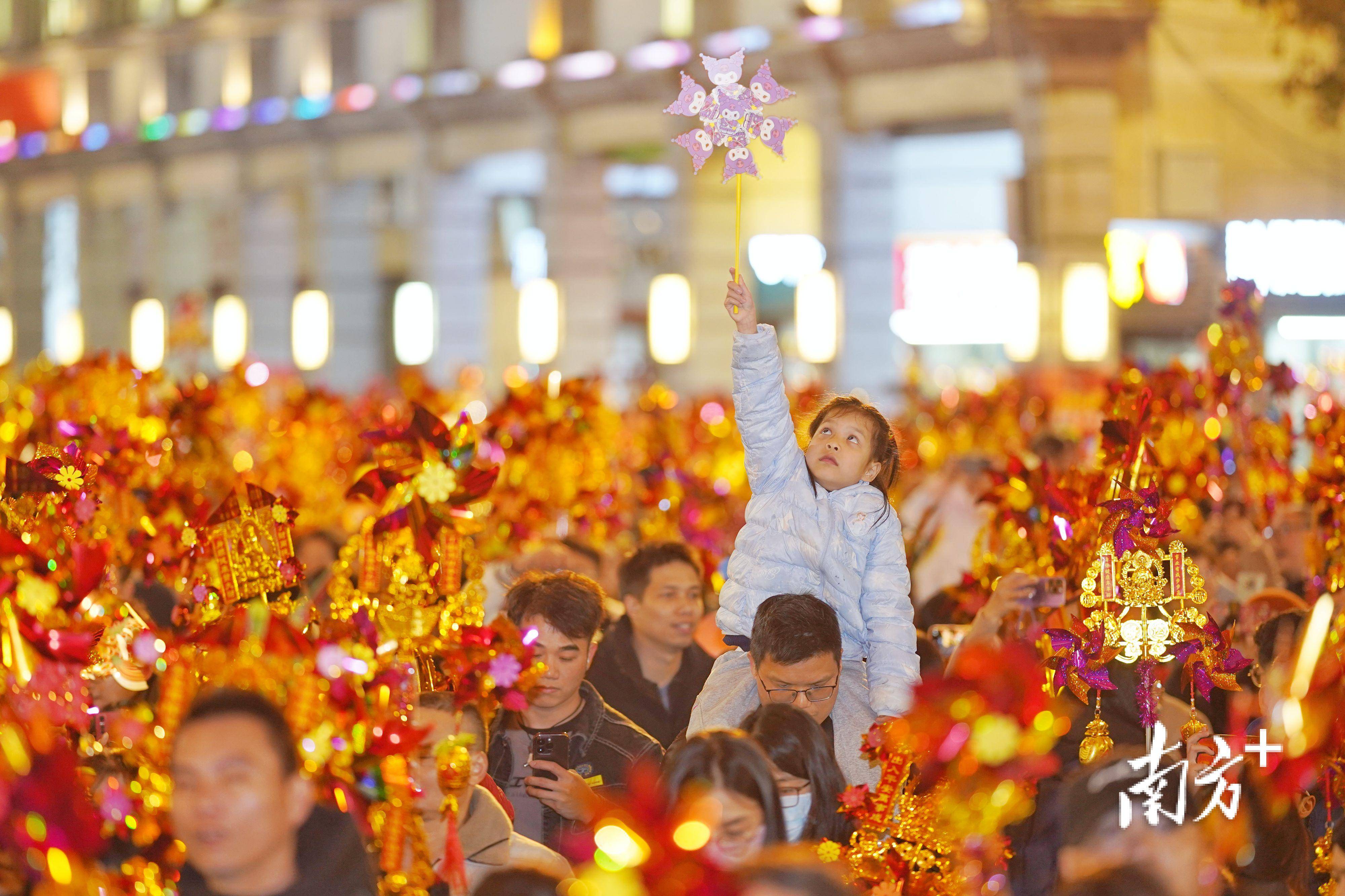 凤凰【今晚开特马开奖结果】-3分钟看世界，热门资讯盘点（2024年3月8日）