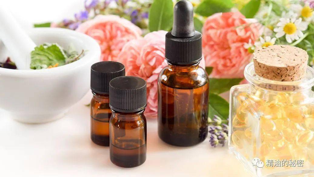 这八款精油的简单用法：护肤效果好，看完就会用！