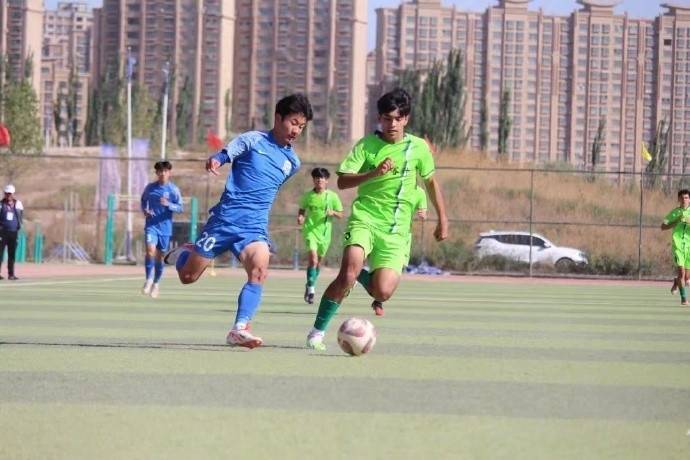 上海申花U17队获得“喀什杯”中亚五国青少年足球邀请赛亚军