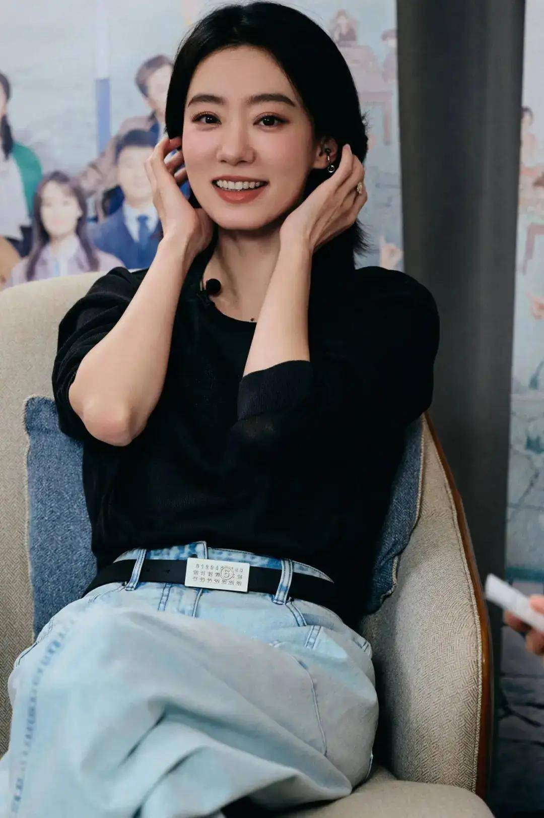 才发现她也是衣架子！