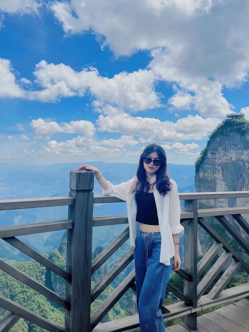 “张家界旅游5天4晚多少钱?2个人玩5天1
