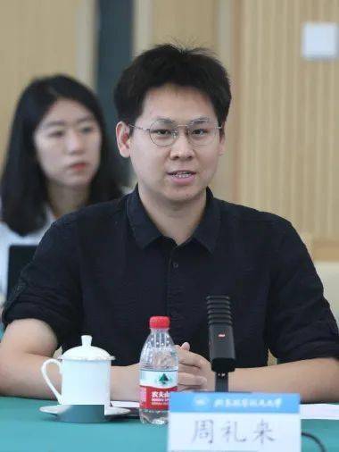 青春担当、逐梦远航!党委书记赵长禄、校长王云鹏与毕业生代表座谈